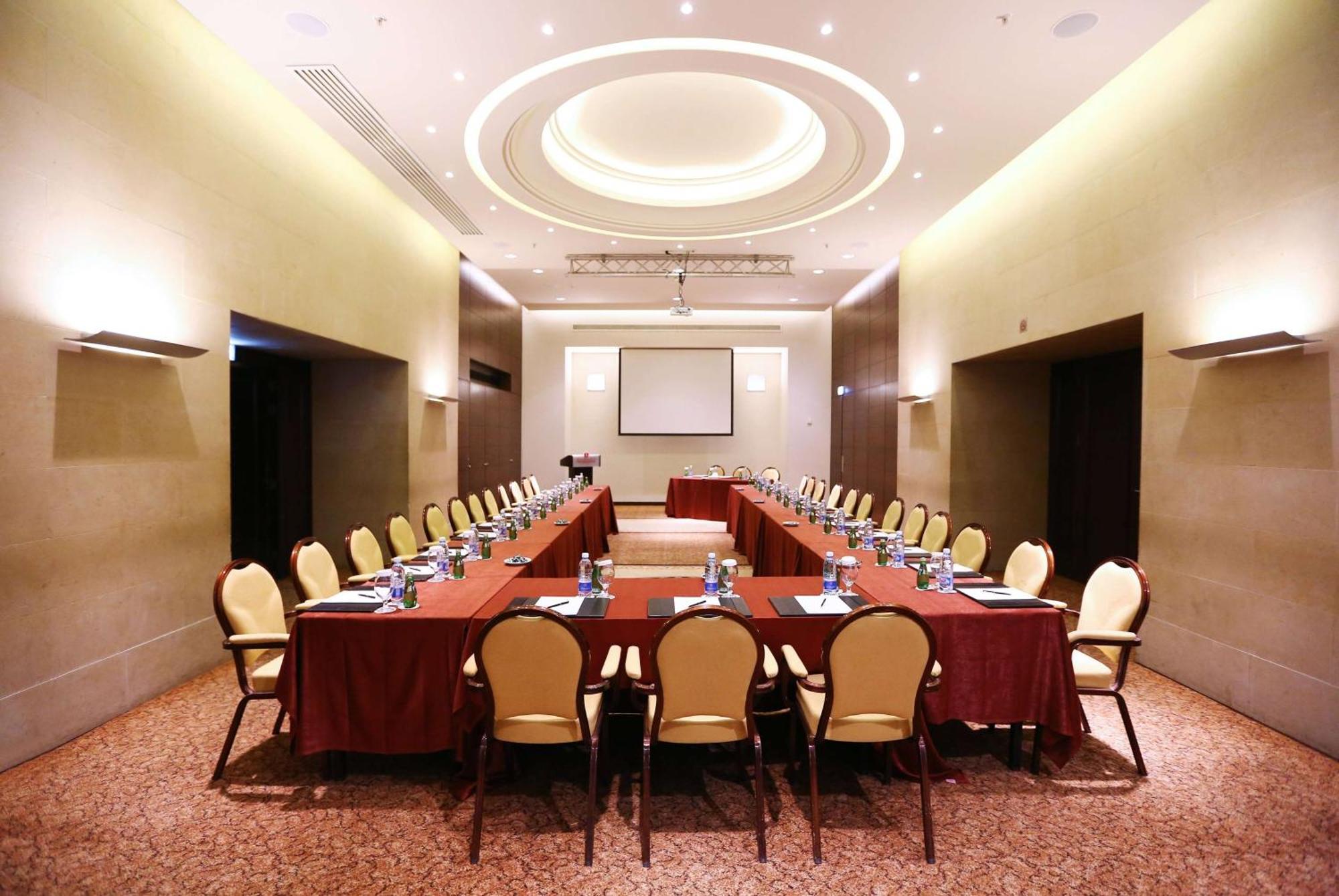 Ramada Plaza By Wyndham Beirut Raouche Hotel Exterior photo