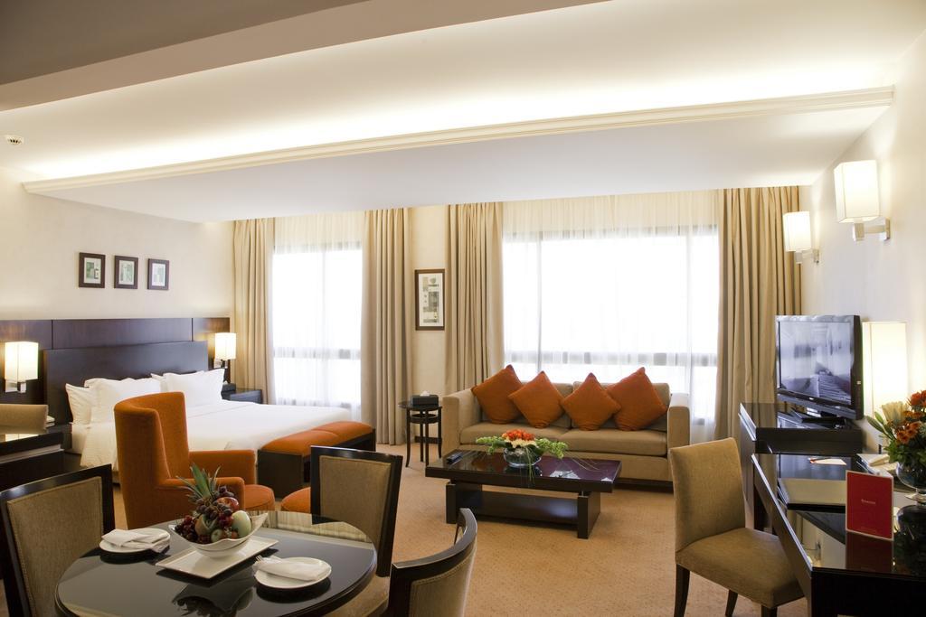 Ramada Plaza By Wyndham Beirut Raouche Hotel Room photo