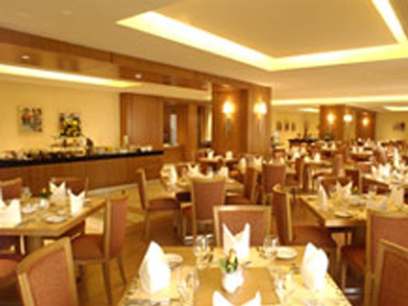 Ramada Plaza By Wyndham Beirut Raouche Hotel Exterior photo
