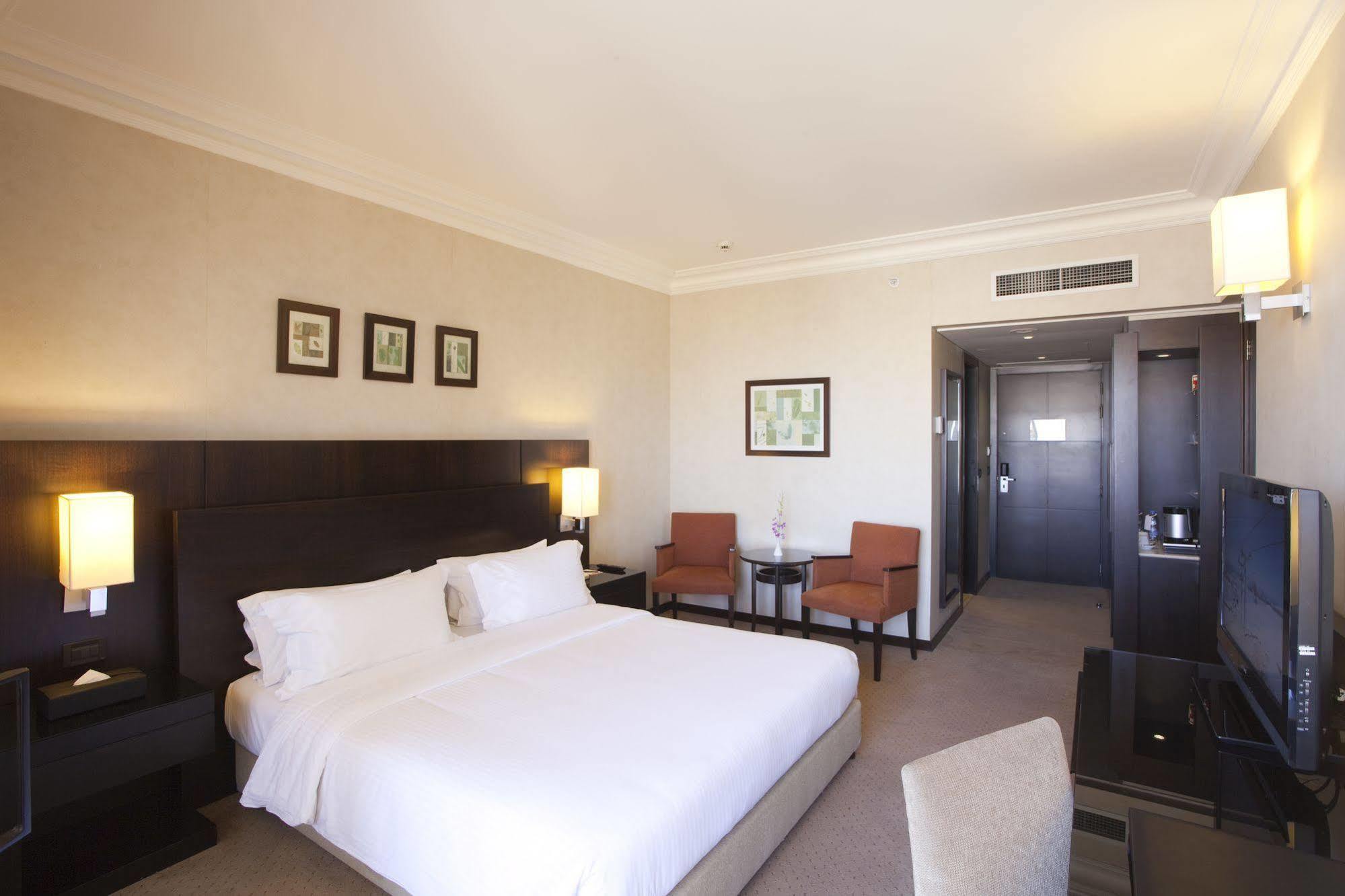 Ramada Plaza By Wyndham Beirut Raouche Hotel Exterior photo